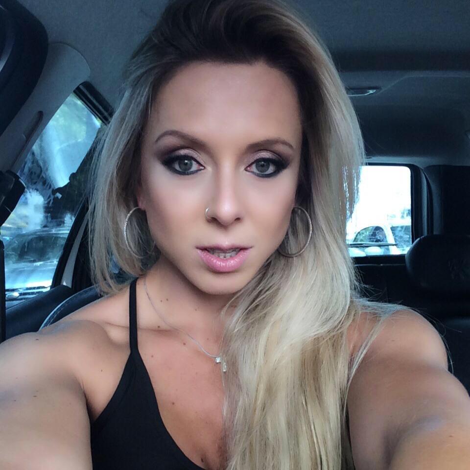 Renata caiu da janela do apartamento onde morava no Centro de Curitiba no dia 12 de setembro deste ano | Reprodução/Redes Sociais