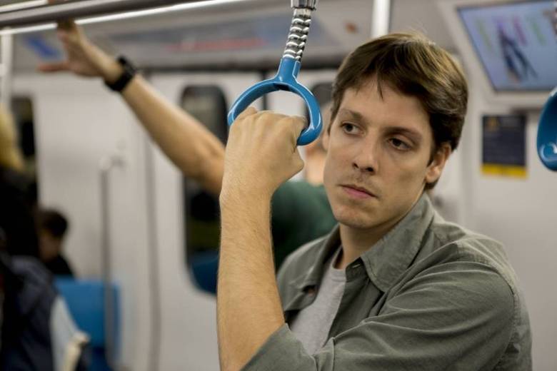 Cena do filme “Entre Abelhas”, com Fábio Porchat. | Divulgação