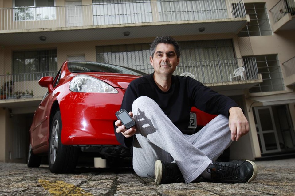 O corretor de seguros Clébio Goulart, usuário do Fleety: rede de compartilhamento de carros gera renda extra | Daniel Castellano/Gazeta do Povo