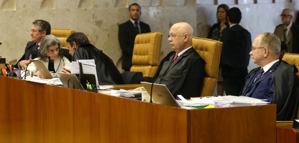 Ministros do STF durante o julgamento do rito do impeachment: Senado, onde Dilma tem mais aliados, ganha força em relação à Câmara. | José Cruz/Agência Brasil