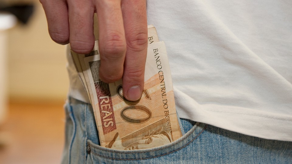 Servidor do PR poderão fazer compras parceladas e descontar o valor do pagamento. | Marcos Santos/USP Imagens