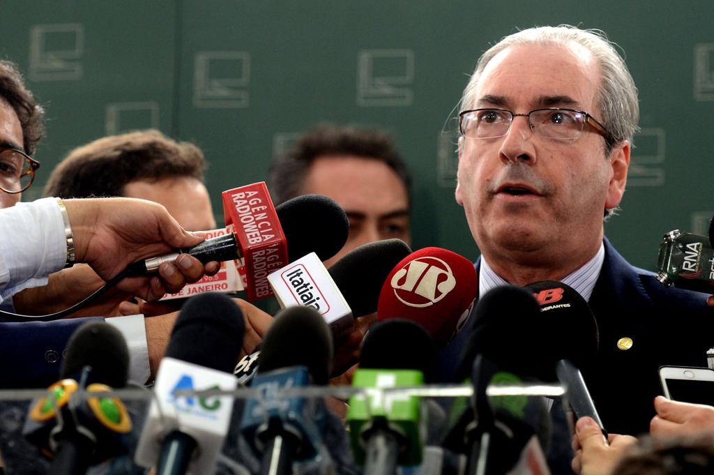 Na manhã desta terça, a PF realizou uma ação na residência oficial da Câmara por mais de cinco horas, na qual foram apreendidos documentos e três aparelhos de celular de Cunha. | Antonio Cruz/Agência Brasil