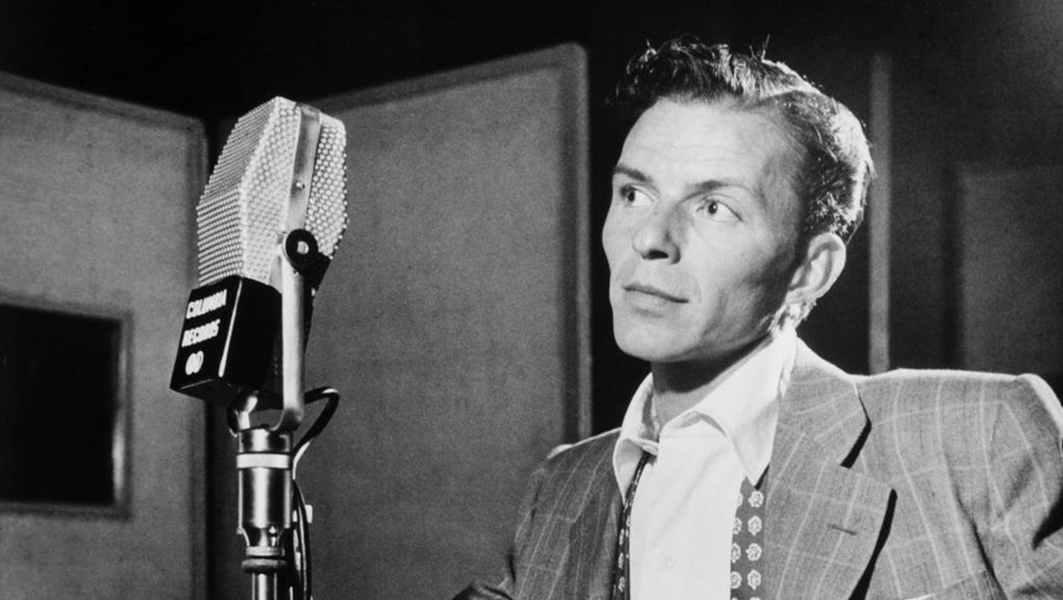 Sinatra no Liederkrantz Hall, em Nova York, por volta de 1947. | William P. Gottlieb (Biblioteca do Congresso)/Wikimedia Commons