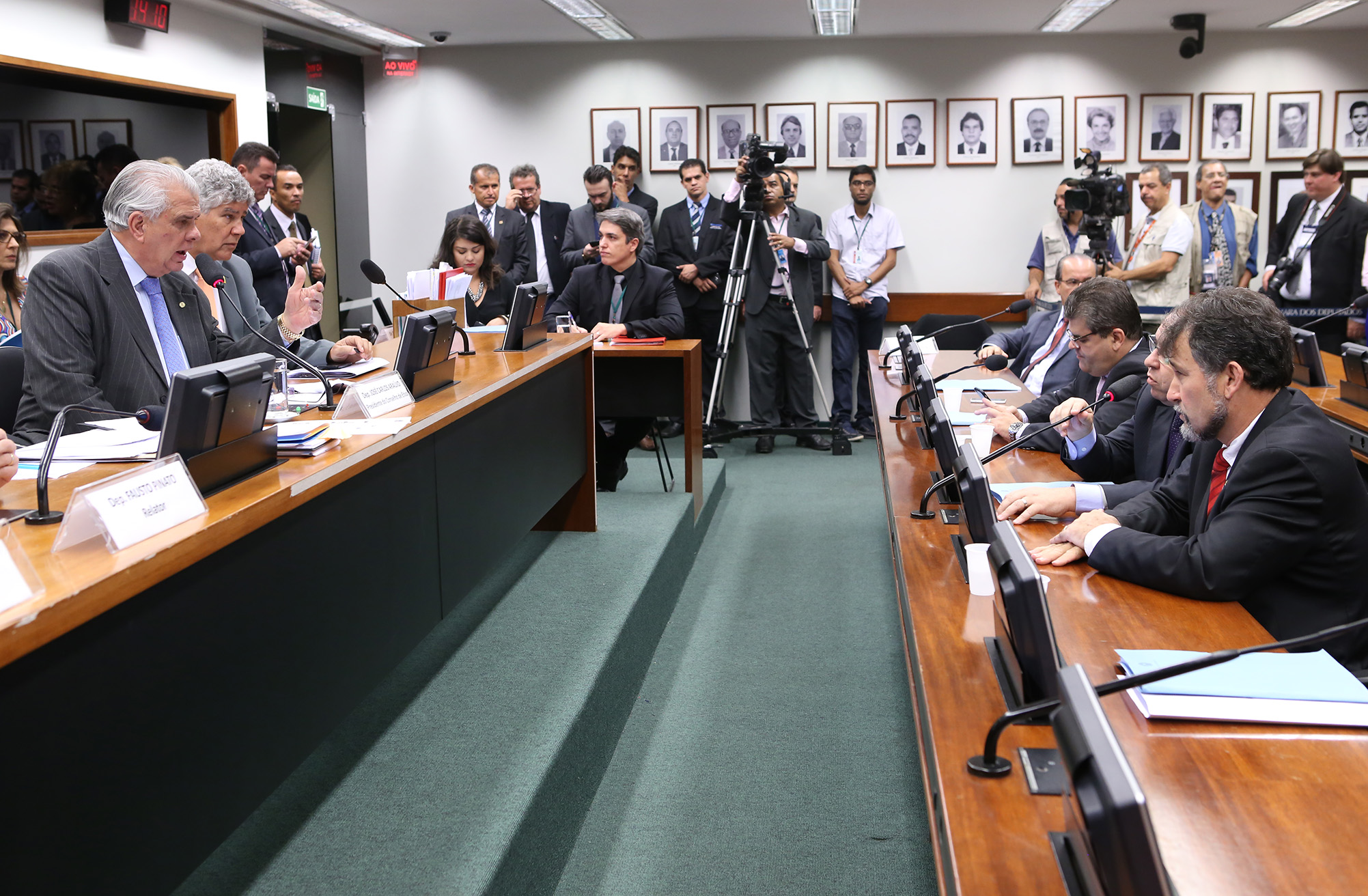 Ao total, mais de 13 parlamentares discursaram durante a sessão. O próximo passo é iniciar a votação do parecer prévio. | ANTONIO_AUGUSTO/