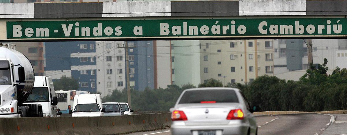 Paranaenses precisam vencer até 400 quilômetros para acessar as principais praias de SC. Possibilidade de estradas congestionadas. | Valterci Santos/ Arquivo Gazeta do Povo