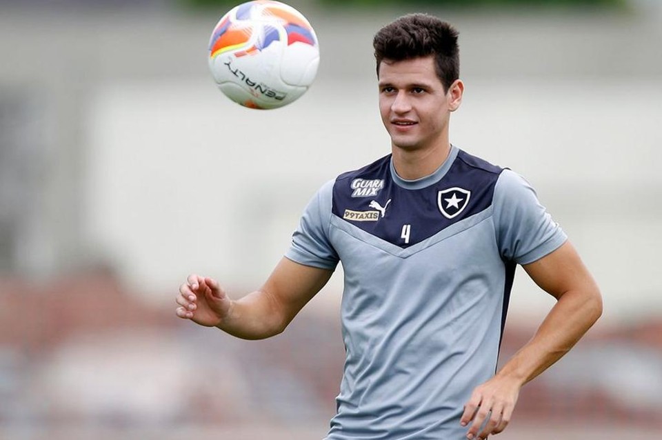 Alisson atuou pouco pelo Botafogo, mas volta à Vila Capanema com o título da Série B. | Vítor Silva/SSPress/Botafogo/