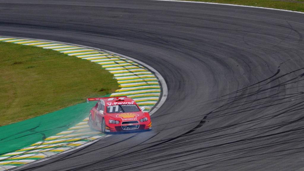 Valdeno Brito larga na pole position pela terceira vez na temporada. | Stock Car/Divulgação