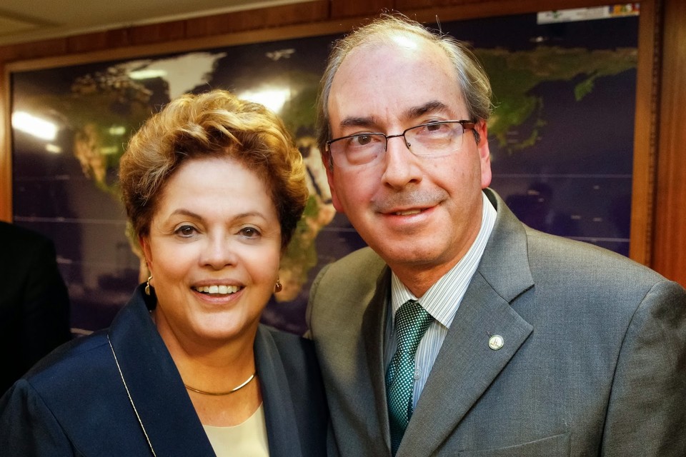 A mudança de posição dos petistas, que até então estavam inclinados a fechar com Cunha, tem potencial explosivo no Congresso. | /