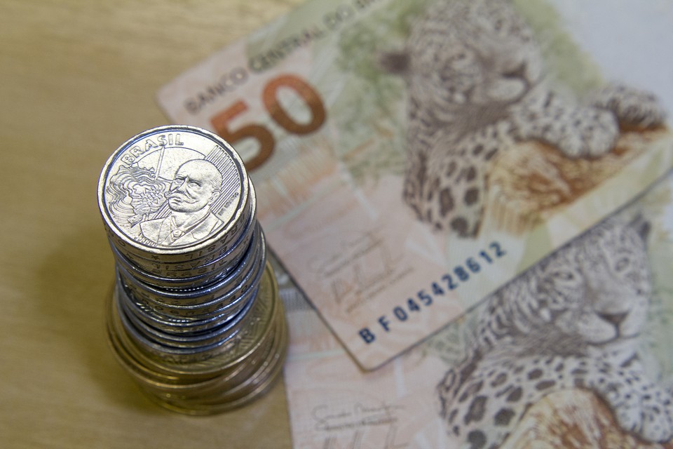 A poupança fechará o ano com rendimento próximo de 7,8%, valor inferior à inflação, que deverá superar os 10% no mesmo período | Marcos Santos/USP Imagens