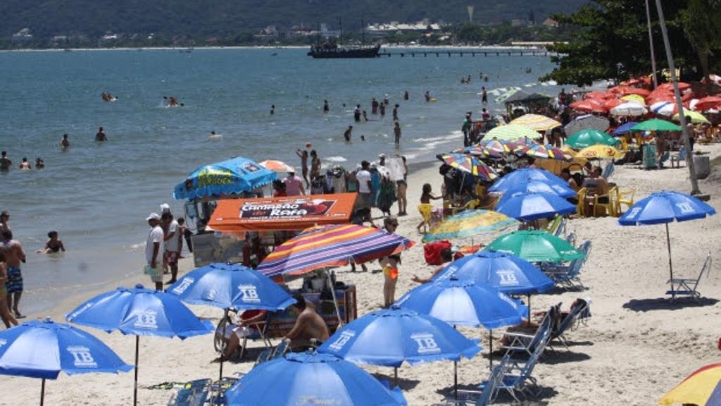 Quisques nas praias de Florianópolis: cerveja liberada | Divulgação/Prefeitura de Florianópolis