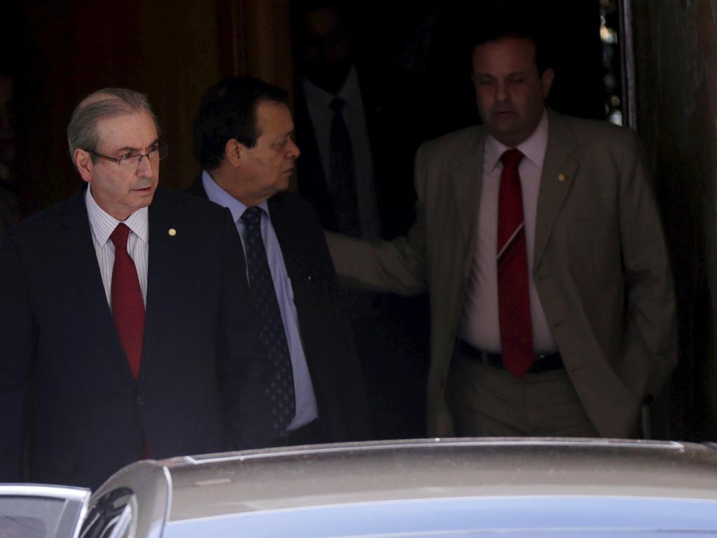 Eduardo Cunha deixa a residência oficial que foi alvo de ação da PF nesta terça (15). | Ueslei Marcelino
/Reuters