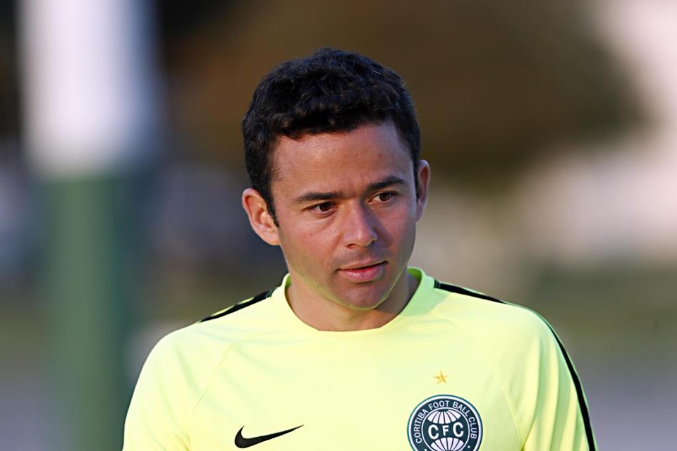 Juan ainda não foi procurado pela diretoria para renovar o contrato. | Albari Rosa/Gazeta do Povo