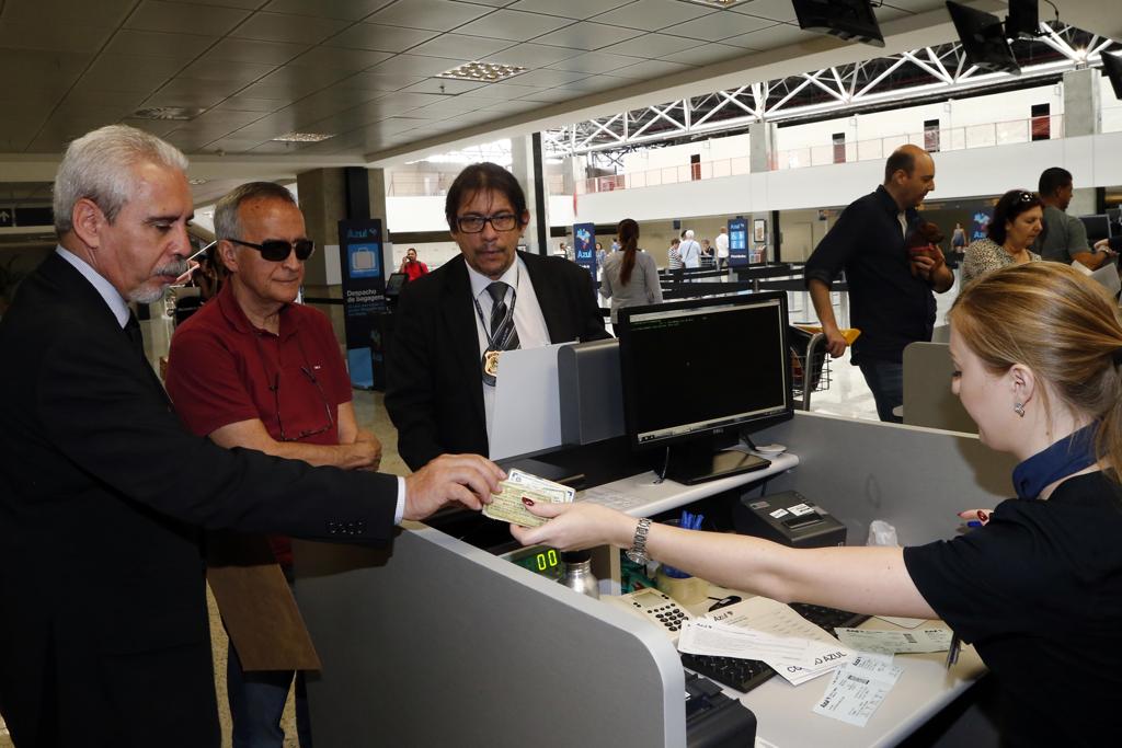 Cerveró embarcou no Afonso Pena. | Albari Rosa/Gazeta do Povo