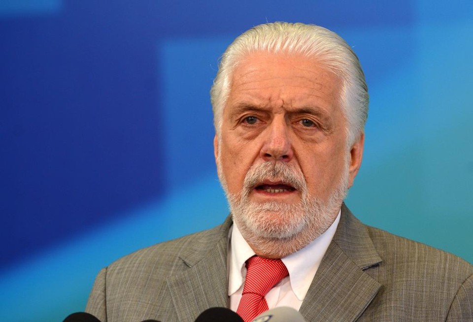 Em mensagens nas redes sociais, o petista ponderou que os partidos de oposição têm o direito de criticar o governo federal, mas pediu que respeitem a vontade da maioria, que reelegeu a petista em outubro de 2014. | Antônio Cruz/ Agência Brasil/Fotos Públicas