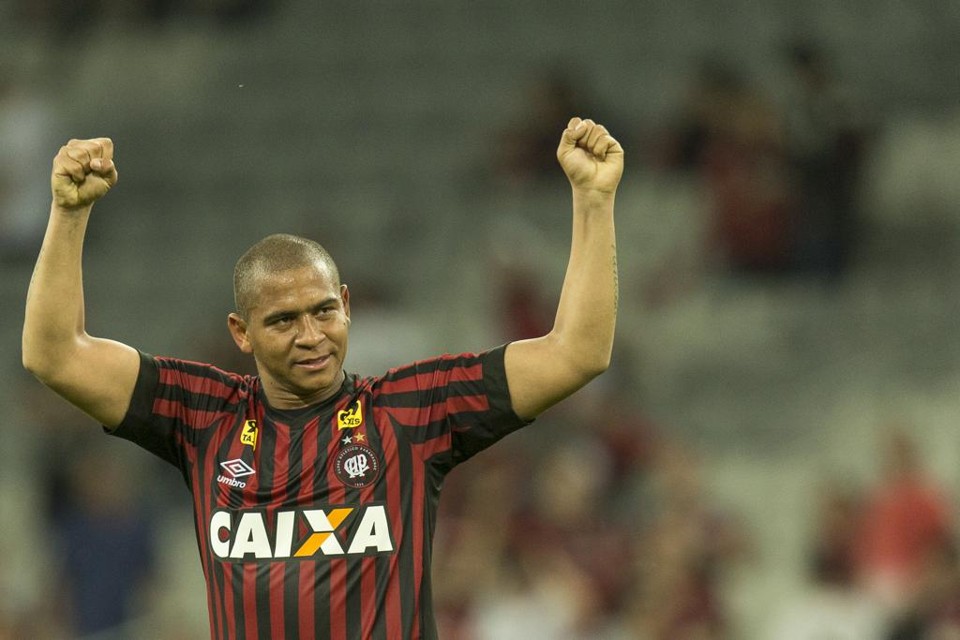 Atlético não chegou a acordo com Porto para manter Walter. | Marcelo Andrade/Gazeta do Povo