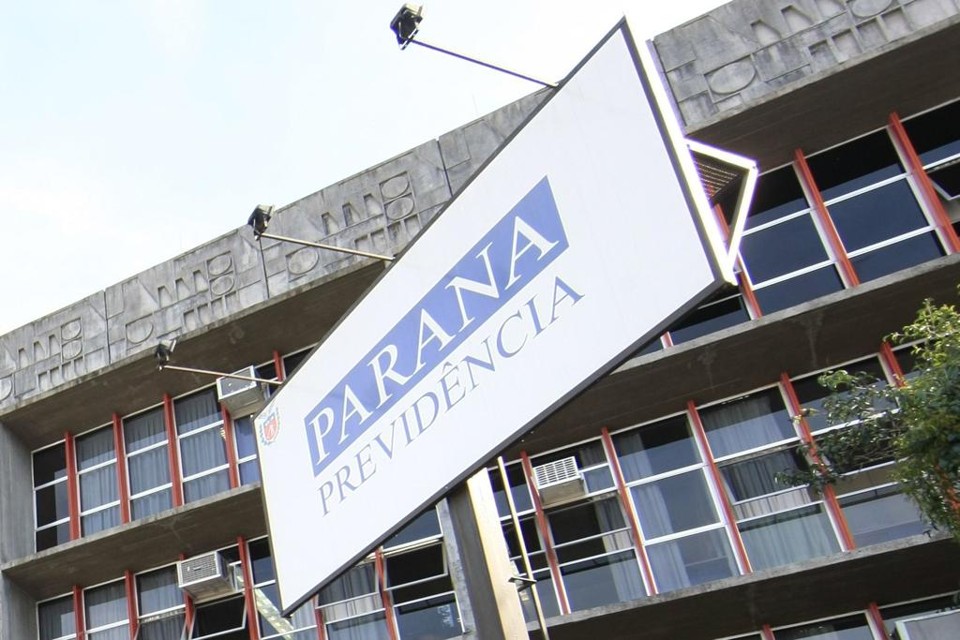 A alteração na previdência dos servidores públicos do Paraná pode entrar na pauta do STF em 2016. | Aniele Nascimento/Gazeta do Povo