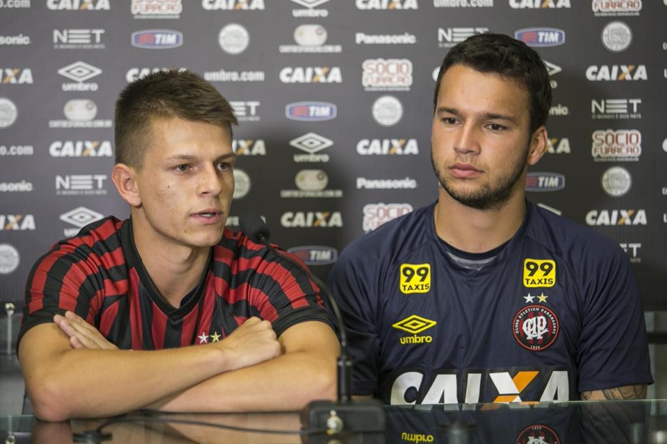 João Pedro e Lucas Macanhan preferem disputar o Paranaense com o time profisssional. | Marcelo Andrade/Gazeta do Povo