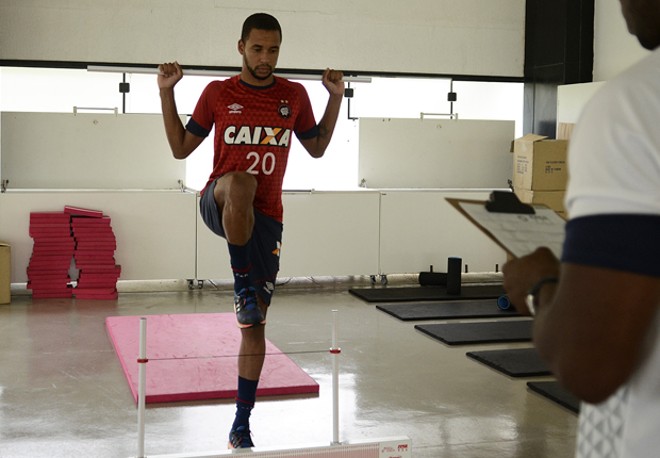 Hernani durante a reapresentação do elenco rubro-negro para a temporada 2016. | Gustavo Oliveira/Atlético/