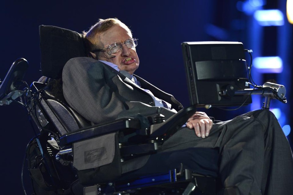 Stephen Hawking, uma das mentes mais brilhantes da Física, usou a teoria dos buracos negros para dar conselho sobre depressão | dan/LEON NEAL