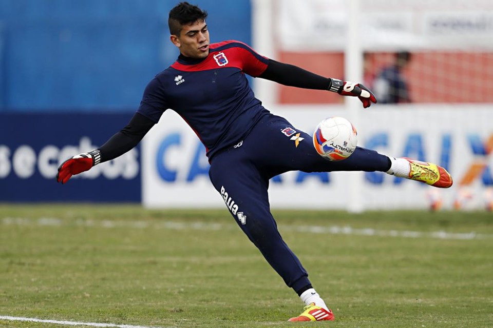 Paraná empresta goleiro Murilo Prates para pegar mais experiência Murilo Prates fica até o meio do ano no União Barbarense. | Albari Rosa/Gazeta do Povo