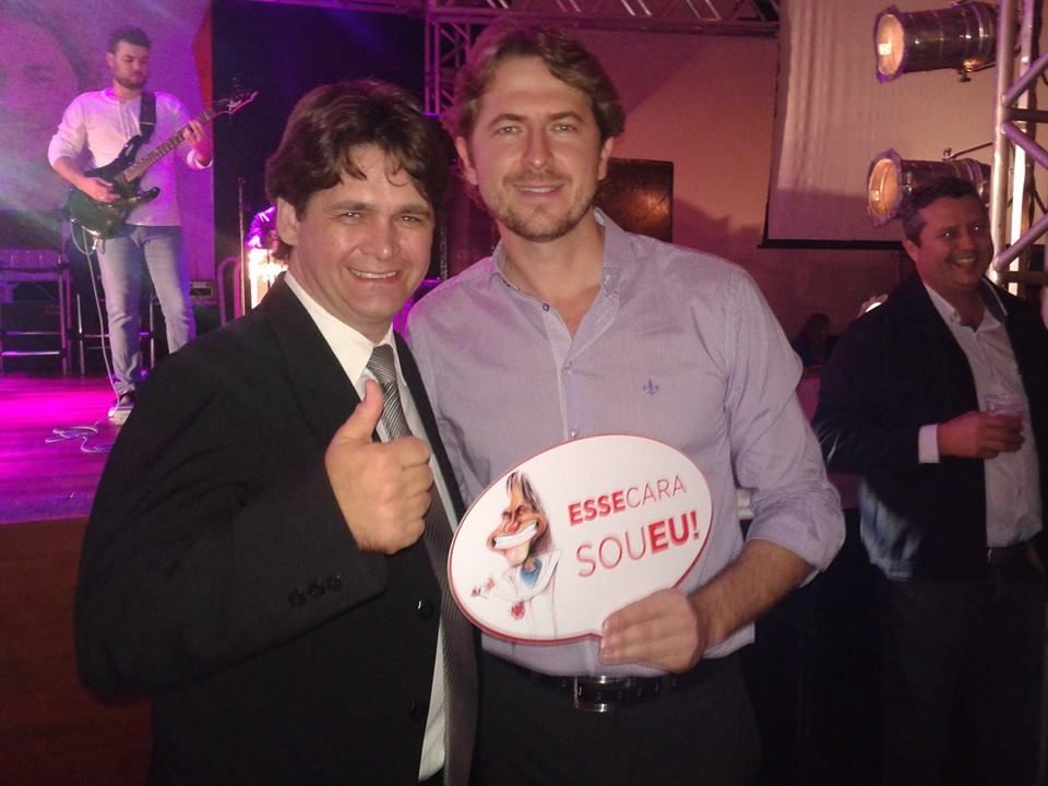 André Alliana chegou a ser nomeado como assistente parlamentar do deputado federal Zeca Dirceu. | Reprodução/Facebook