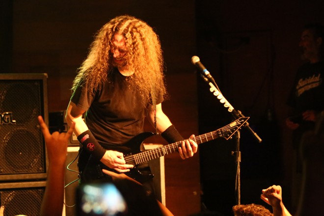 Guitarrista Kragen Lum que substituiu Gary Holt. | Clóvis Roman/Divulgação