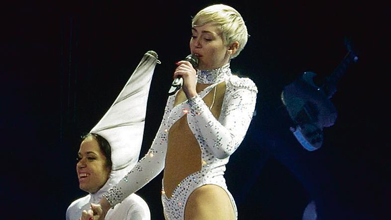 Miley Cyrus vai estrelar série ambientada na década de 1960 | Creative Commons/