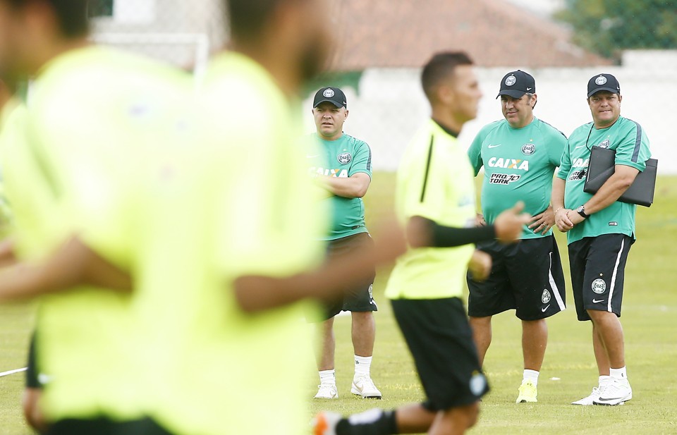 Kleina quer organização no Coritiba para não ser surpreendido pelo Cascavel. | Hugo Harada/Gazeta do Povo