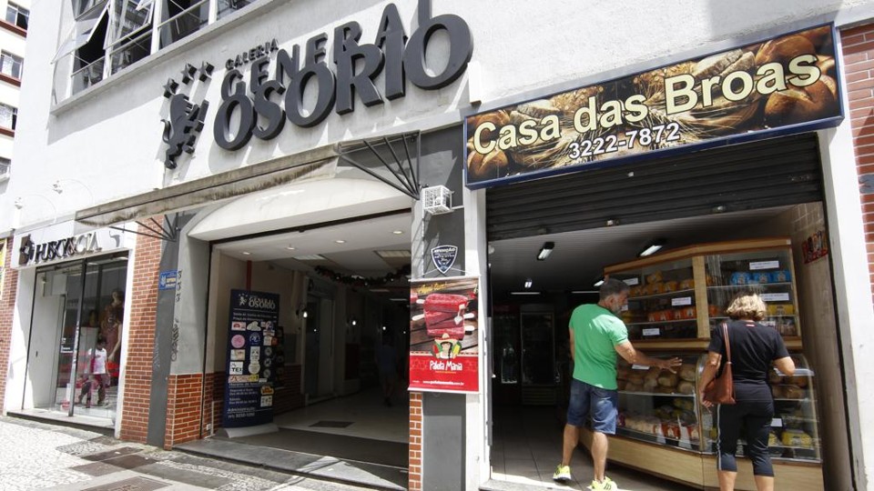 Galeria Osório foi criada há mais de 40 anos por um ramo da família Demeterco. | Aniele Nascimento/Gazeta do Povo