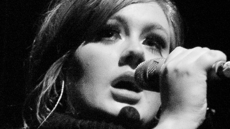 Adele chegou mais rápido ao bilhão de acessos, mas falta bastante para alcançar o número total de acessos obtido por Psy: 2,5 bilhões. | Christopher MacSurak/Wikimedia Commons