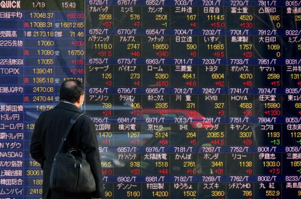 A mudança chinesa é estrutural e o país, que chegou a crescer 13% em 2007 e 10,4% em 2010, deverá se manter agora em patamares mais modestos | KAZUHIRO NOGI/AFP