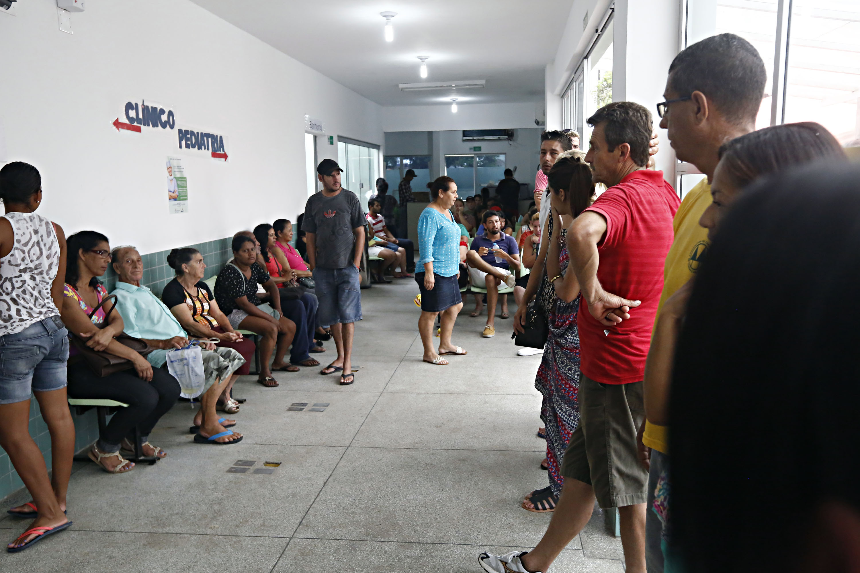 Todos os dias mais mais de 100 pessoas têm buscado atendimento com sintomas da dengue em Paranaguá . Cidade já confirmou mais de 600 casos, segundo último boletim da Sesa. | Felipe Rosa/TRIBUNA DO PARANA