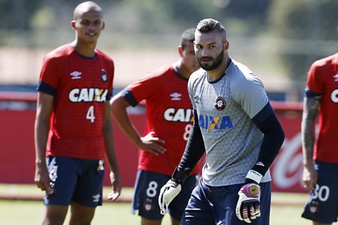 Conquista de título em 2016 é dívida particular de Weverton com o Atlético Weverton quer retribuir todo o apoio que ganhou no Atlético com um troféu em 2016. | Albari Rosa/Gazeta do Povo