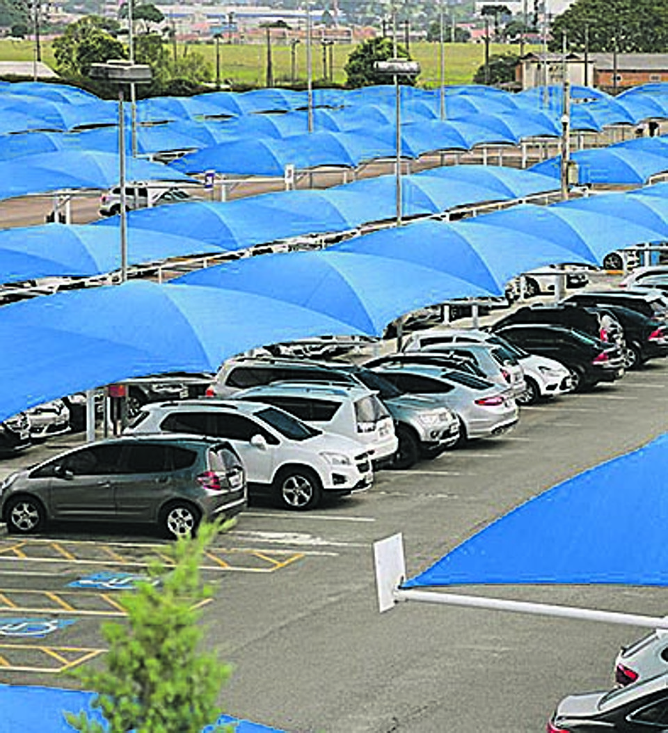 Com a concessão, o Aeroporto Afonso Pena deverá passar das atuais 2,1 mil vagas para pelo menos 3,7 mil vagas | Ivonaldo Alexandre/Gazeta do Povo