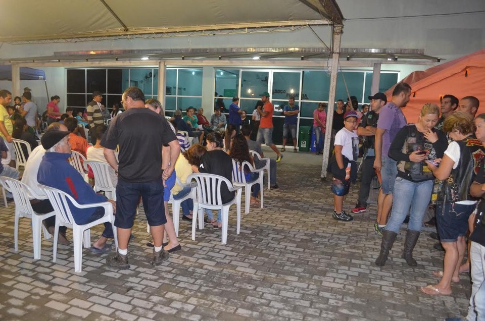 Fila de pacientes na UPA de Paranaguá | Débora Mariotto Alves/Gazeta do Povo