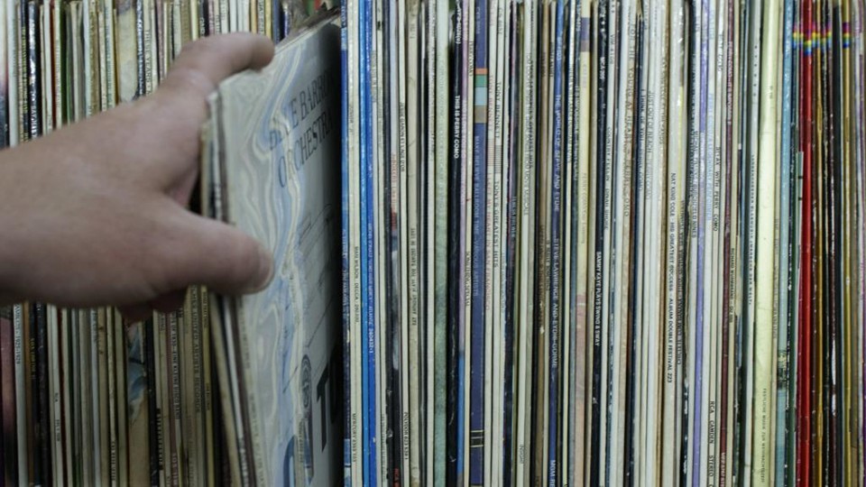 Feira do Vinil especial da Oficina de Música acontece neste domingo O evento reúne milhares de discos e artigos de música de diversos expositores. | Marco André Lima/Arquivo Gazeta do Povo