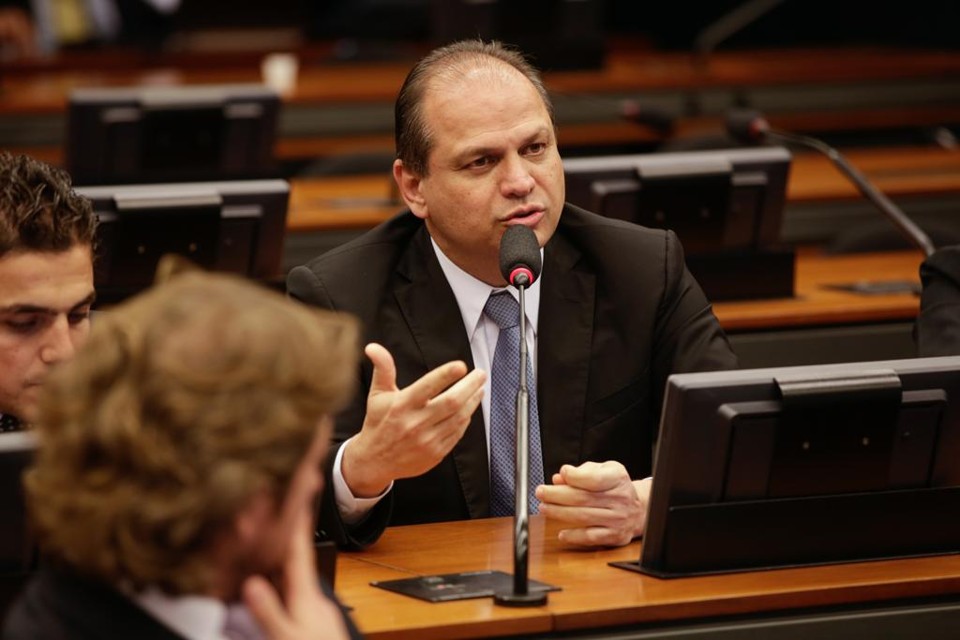 “Se dependesse só de mim teríamos cortado os RS 10 bilhões do Bolsa Família, mas vale a vontade do plenário, portanto cabe a PF trabalhar junto ao Ministério da Justiça a recomposição dos valores”, disse. | Wenderson Araujo/Gazeta do Povo