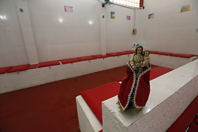 Não poderia faltar no vestiário do Rio Branco a padroeira de Paranaguá, Nossa Senhora do Rocio. | Felipe Rosa/TRIBUNA DO PARANA