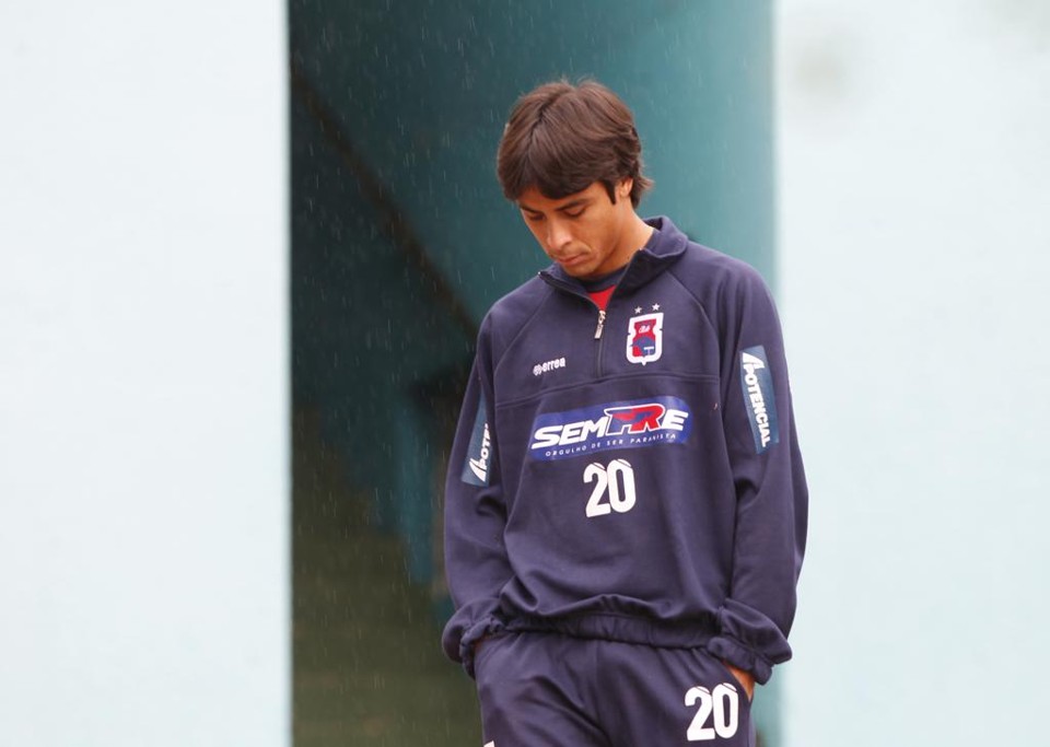 Ricardinho vai para o Criciúma após disputar a Série B no Tricolor improvisado como lateral. | Aniele Nascimento/Gazeta do Povo
