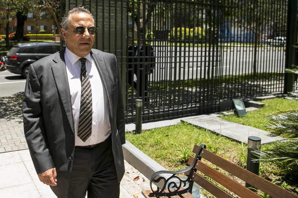 Delator diz que entregou R$ 10 mi a ex-tesoureiro do PT em mala de rodinhas Milton Pascowitch revelou um novo esquema de pagamento de propina: em mala de rodinhas. | Marcelo Andrade/Gazeta do Povo