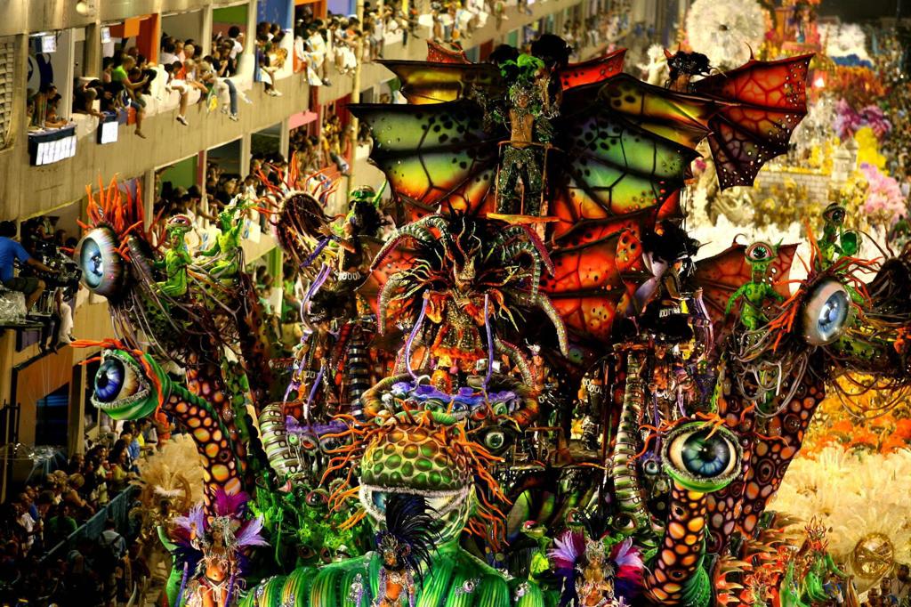 Beija-flor terá de adaptar seu enredo ao carnaval sem recursos | Nelson Perez/EFE