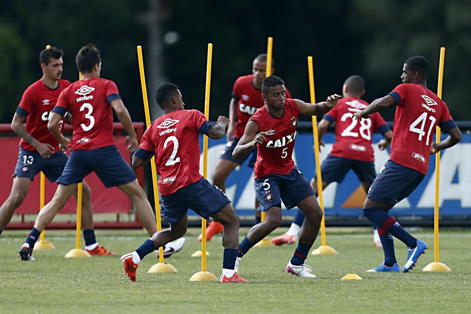 Elenco rubro-negro trabalha na pré-temporada de olho na estreia contra o Fluminense, em Volta Redonda. | Albari Rosa/Gazeta do Povo