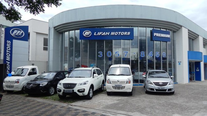 A Lifan Curitiba é uma das 51 lojas da marca no país. Ela funciona na Rua Desembargador Westphalen, 1.846, no Rebouças. Além do X60, há ainda o sedã 530 e o utilitário comercial Foison. | Sidney Levy/Lifan
