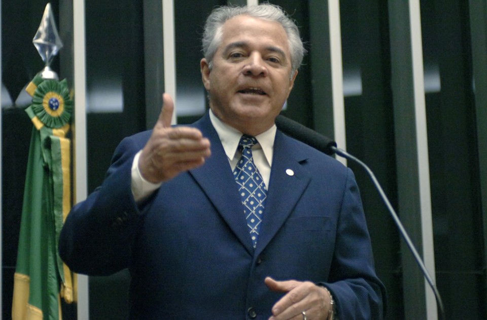 Ex-governador Neudo Campos: ação do TRF suspende a prisão do político. | Agência Câmara