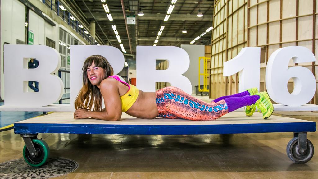 Rodrigo Sant’Anna volta com a personagem Carol Paixão, que comenta o reality. | Paulo Belote/Divulgação