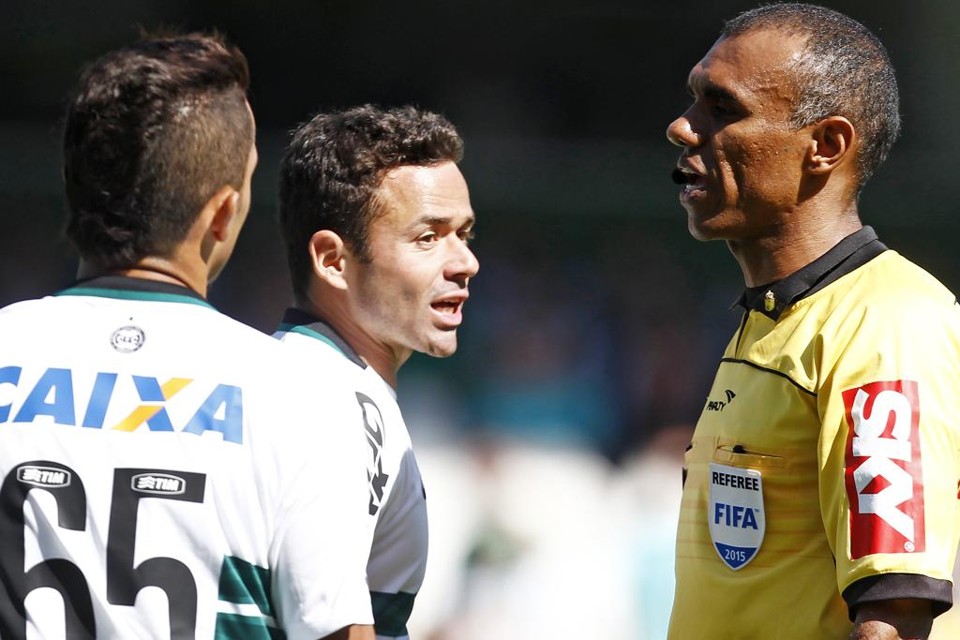 Coxa foi o time mais indisciplinado do Brasileiro 2015 | Antônio More/Gazeta do Povo