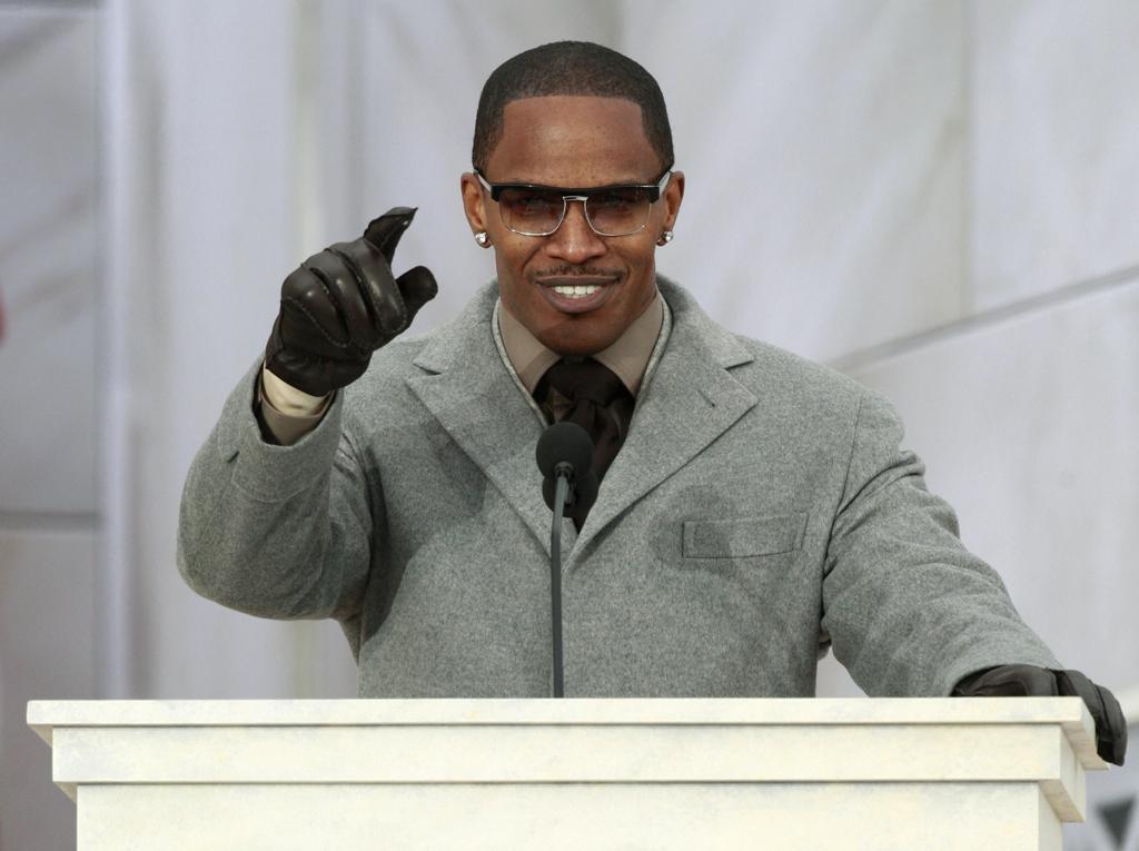 Jamie Foxx ajudou motorista a escapar de carro em chamas após acidente em Los Angeles | RC/DY/JASON REED