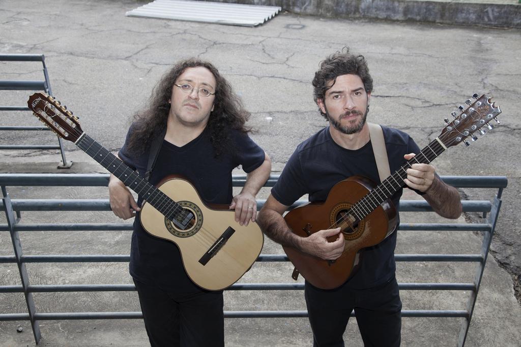 Ricardo Vignini e Zé Hélder: violeiros e roqueiros. | Divulgação/
