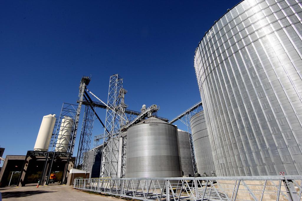 Silos viraram o ano mais cheios nos Estados Unidos. | Valterci Santos / Gazeta do Povo