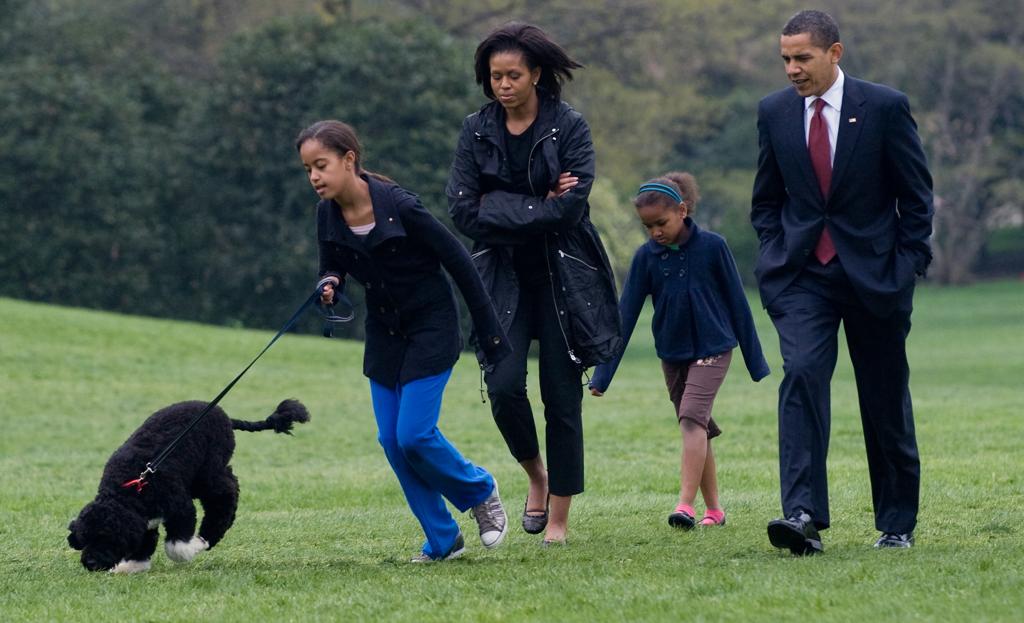 Família Obama com o cão Bo. | SL/nk/SAUL LOEB